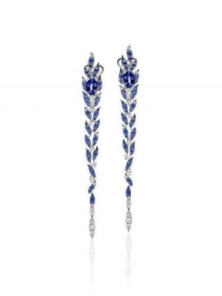 Casato earrings made of 18K white gold with sapphire and diamond