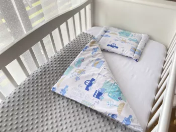 Lenjerie de pat pentru copii - Grey Bubbles Blue Car - Maradalia Kids