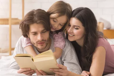 Top 10 cărți de parenting de neratat dacă vă doriți copii fericiți și un cămin liniștit