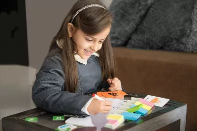 Joc interactiv - Invatam sa scriem cu pisicuta - Chalk and Chuckles
