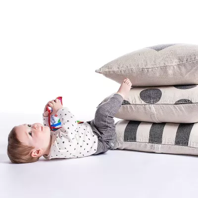 Baby Einstein - Carticica educativa Explore & Discover