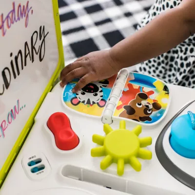 Baby Einstein -  Masuta de activitati - Curiosity Table - Bright Starts