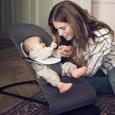 Balansoar - Balance Soft - Black/Grey + bara de jucarii - BabyBjorn