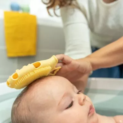 Badabulle - Perie de masaj din silicon pentru scalpul bebelusului