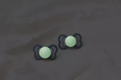 BIBS - Set 2 suzete Fosforencente Couture Glow Latex, tetina anatomica, 0 luni +-Blush/Vanilla