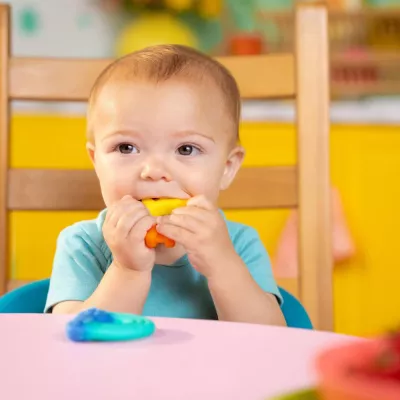 Bright Starts - Jucarie de dentitie Soare si Curcubeu â€œChance of Smilesâ€