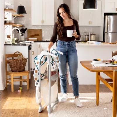 Graco -  Scaun de masa SnackEase Up & Away