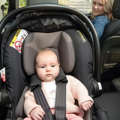 Graco - Scoica auto SnugEssentials Midnight Black, 40-75 cm, testata ADAC si certificata R129