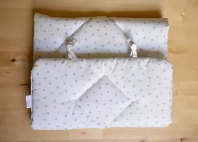 Incababy - Pernita suplimentara pentru leagan bebelusi, Grey Stars
