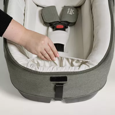 Joie - Landou auto Calmi R129 Signature Evergreen, 40-70 cm, testat ADAC si certificat R129