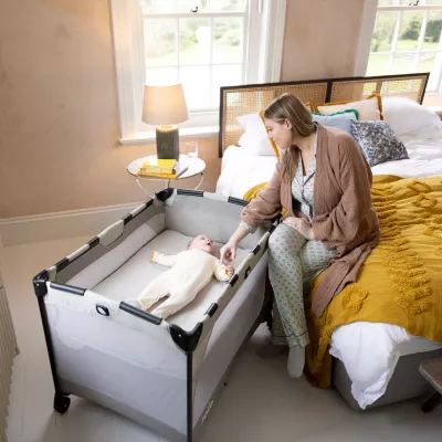 Joie - Patut pliant Commuter Change Gray Marble, cu cosulet detasabil inclus