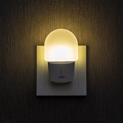 Lampa de veghe pentru priza, cu senzor de noapte sau zi, 0+ luni, Reer NightGuide 52380