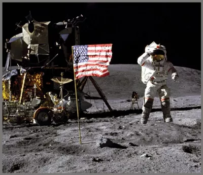 Proiector tip lanterna - Aventuri in spatiu