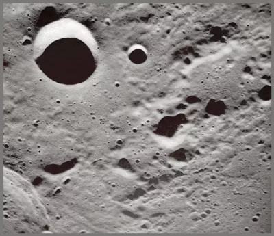 Proiector tip lanterna - Aventuri in spatiu