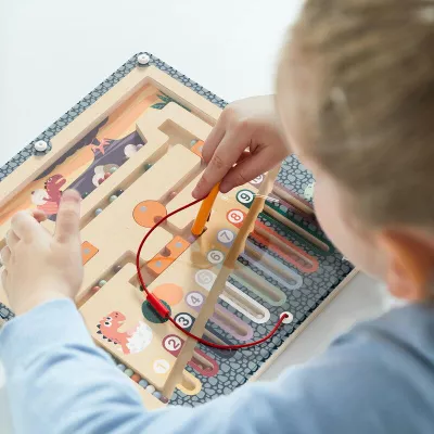 Puzzle labirint - Cursa dinozaurului