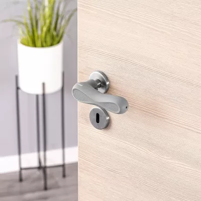 Set 4 protectii clanta usa, din silicon, acoperire completa, Reer HandleGuard 70091