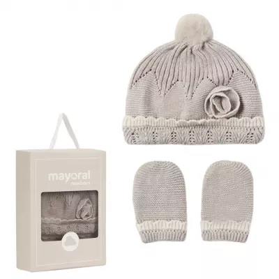 Set Capucino caciula si manusi pentru  - Mayoral   18 luni