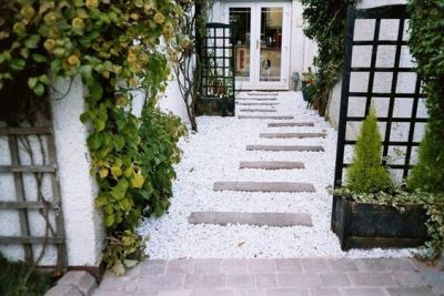 Cum sa construiesti o alee din pietris in gradina