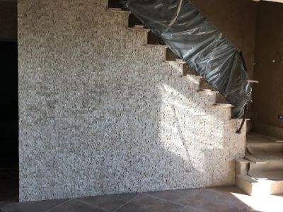 Mozaic travertin scapitat – stoc actualizat in depozitele VINCA din Bacau si Roznov