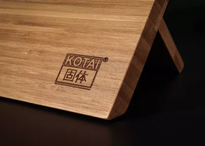 Suport magnetic din bambus pentru cutite KOTAI 30 x 22 cm