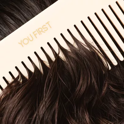 DETANGLING COMB BEIGE