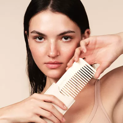 DETANGLING COMB BEIGE