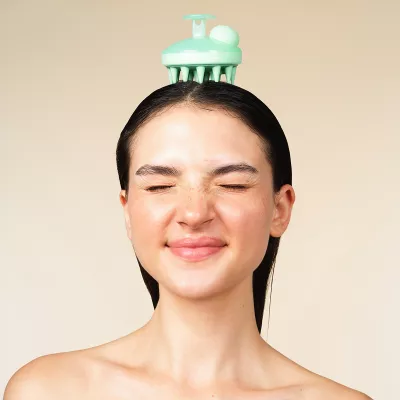 SCALP BRUSH WITH SHAMPOO DISPENSER