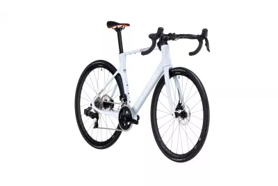 BICICLETA CUBE AGREE C:62 PRO WHITE ORANGE 2023 60 CM