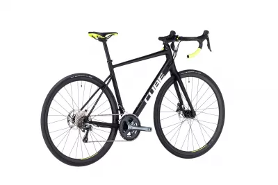 BICICLETA CUBE ATTAIN RACE BLACK WHITE 2023 60 CM