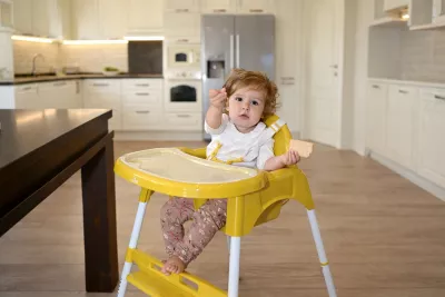 Meniu bebe 9-10 luni: mese în familie, ou întreg și primele mofturi