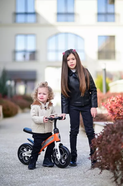 Bicicleta de echilibru Scout, de la 2 ani pana la 4 ani, roti mari, sa reglabila, Negru cu Alb