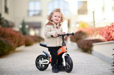 Bicicleta de echilibru Scout, de la 2 ani pana la 4 ani, roti mari, sa reglabila, Negru cu Alb