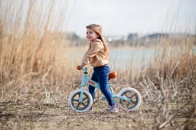 Bicicleta de echilibru Wind, de la 2 ani pana la 5 ani, cadru cu amortizor, roti mari, sa reglabila, Roz deschis