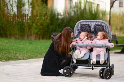 Carucior Twin, pentru gemeni, de la 0 luni pana la 3 ani, maxim 30 kg, husa de vreme rece, Verde Bay