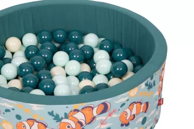 Gonflabile si bazine - Piscina cu bile pentru copii, Knorr Toys, contine 150 bile multicolore, umplutura din spuma moale, husa bumbac 100% detasabila si lavabila, diametru 90 cm, inaltime 30 cm, 0 Luni+, Clownfish, bebelorelli.ro