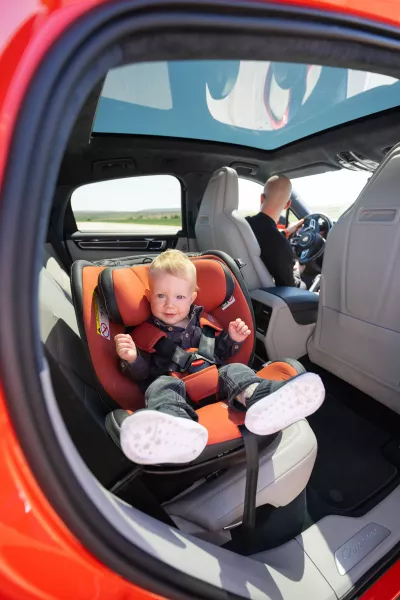 Scaun auto Estate, isofix, cu picior de sprijin, baza rotativa 360 grade, de la 0 luni pana la 12 ani, 40-150 cm, Negru Jasper