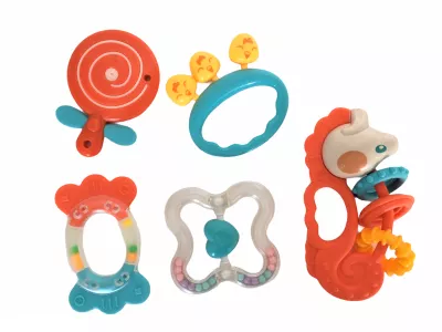 Jucarii zornaitoare din plastic - Set 5 jucarii zornaitoare, diverse forme, 0 luni+, multicolor, bebelorelli.ro