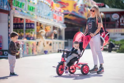 Tricicleta multifunctionala 4in1, Speedy Air, roti cu camera, scaun rotativ, Ivory&Black