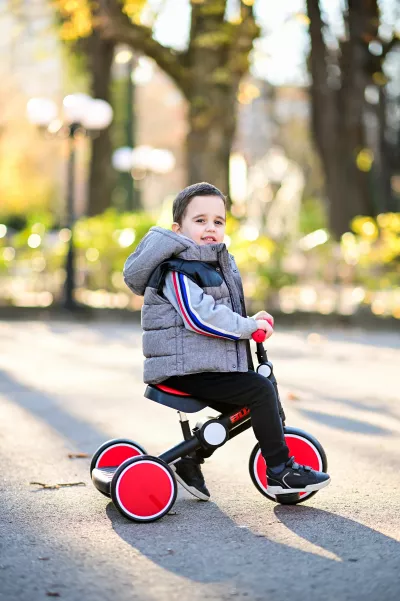 Tricicleta pentru copii, Buzz, complet pliabila, Black & Red
