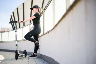 Trotineta pentru adolescenti si adulti, Sprinter, pliabila, frana pe disc, White