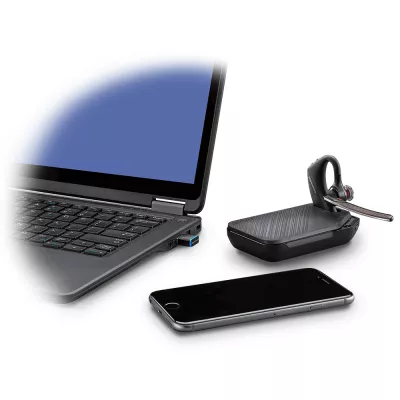 Plantronics Voyager 5200 UC Plus, contine BT 700 si Incarcator portabil, Casca Bluetooth 4.1, Caller ID, 4 microfoane, baterie 7-21 ore, Black