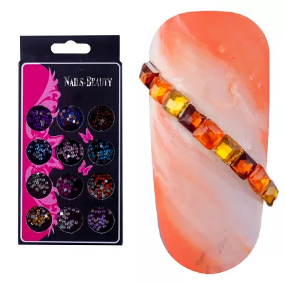 Decoratiuni unghii, Lila Rossa, strasuri patrate multicolore
