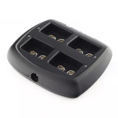 Incarcator Baterii Reincarcabile, Fara Acumulatori, cu 4 Canale de Incarcare Individuala Pentru Acumulatori 9V 6LR61 6LF22, EverActive NC-109