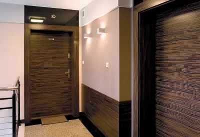 Foaie de usa  de intrare în apartament Granit, cu aplicații model 4