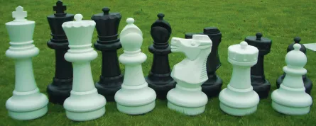 Joc uriaș de șah, [],edituradiana.ro