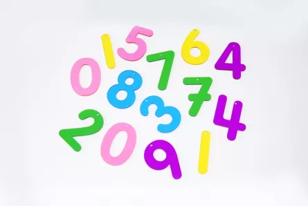 Set de 14 cifre colorate, [],edituradiana.ro