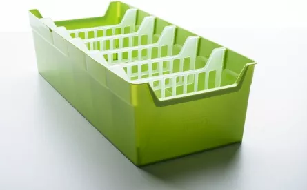 Un container pentru condimentare verde