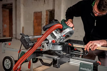Fierastrau pentru debitat lemn, Metabo KGS 216 M 61926