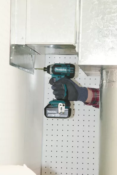 Masina de insurubat cu impact Makita DTD152Z - LXT, 18V, 165 Nm, fara acumulatori