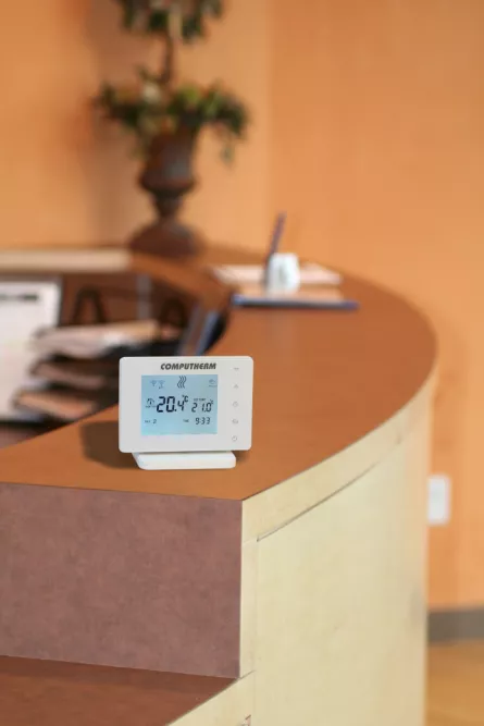 Termostat programabil Wi-Fi, Computherm E400 RF